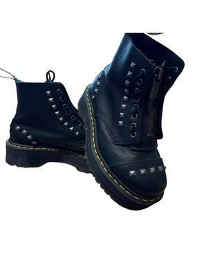 DR. MARTENS SINCLAIR STUD PLATFORM BOOTS